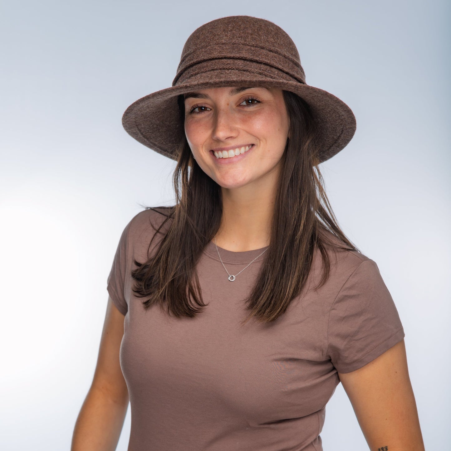 AUBREY Cloche