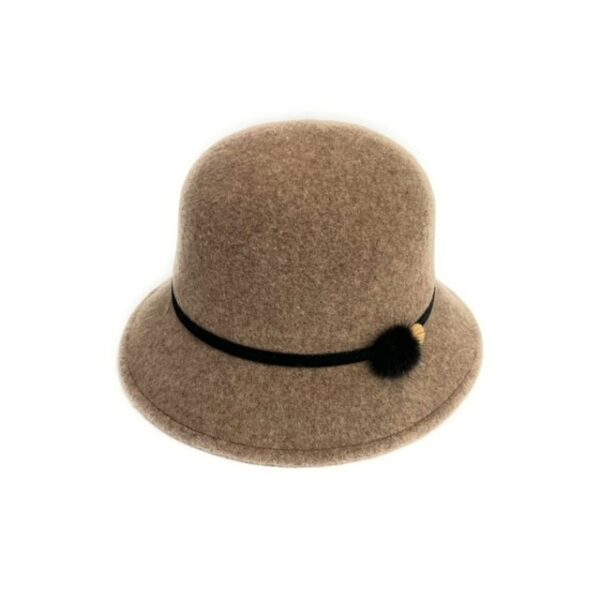 23s 0826 wool felt cloche hat with fur/button accent